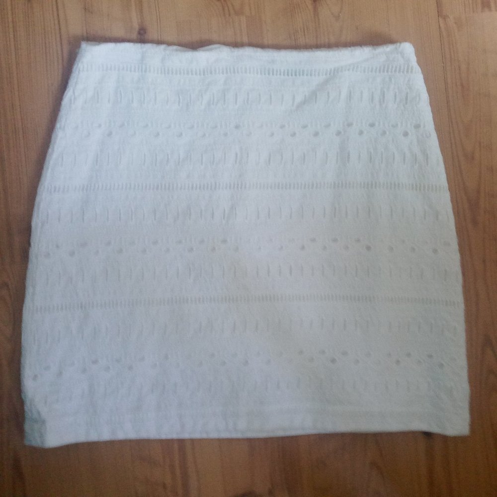 White, lace skirt